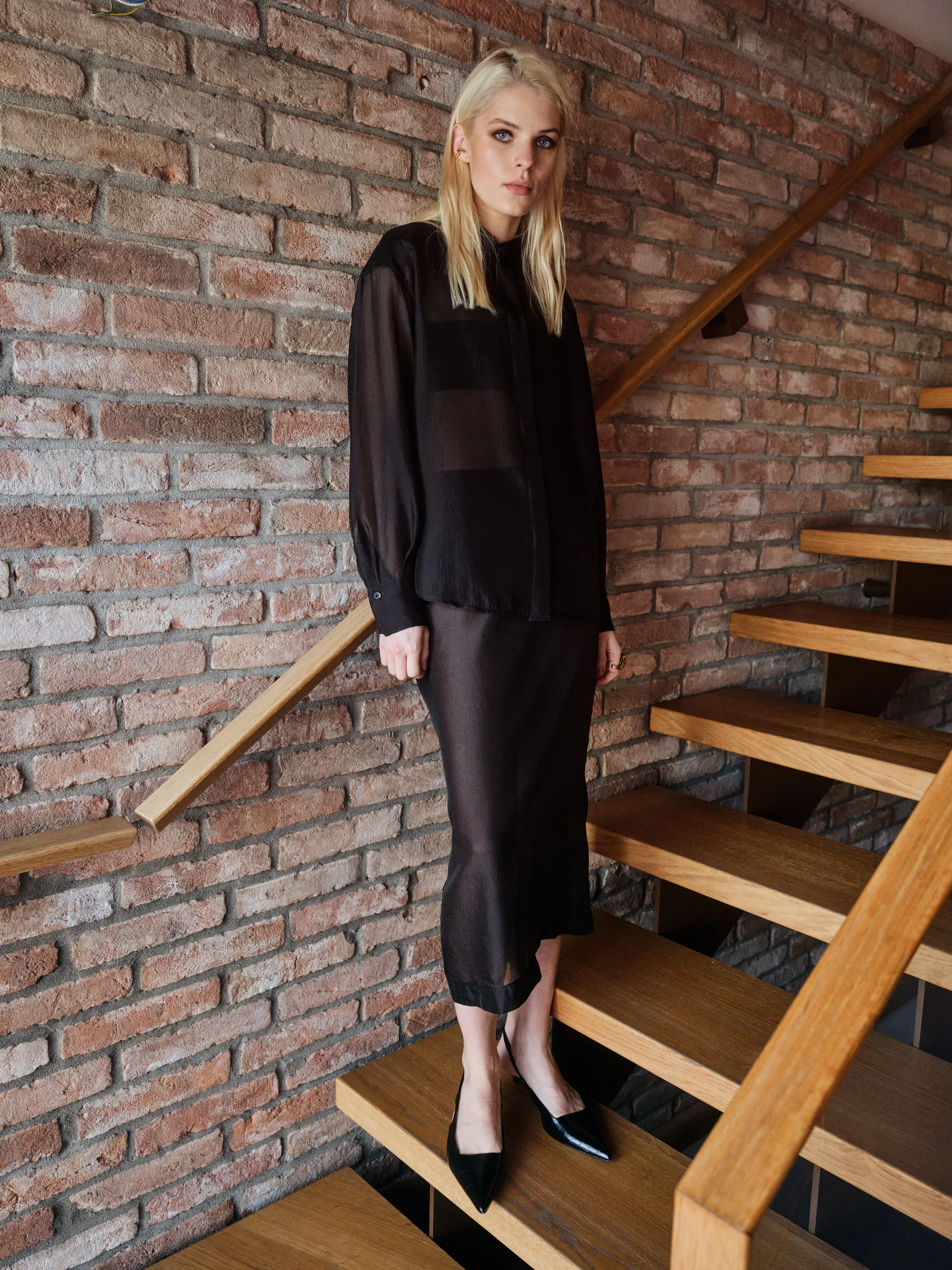 Helen Camicia Nero