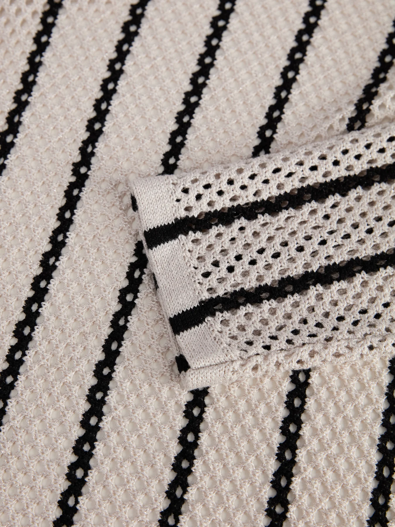 Landmark Cardigan Off White - Image 3